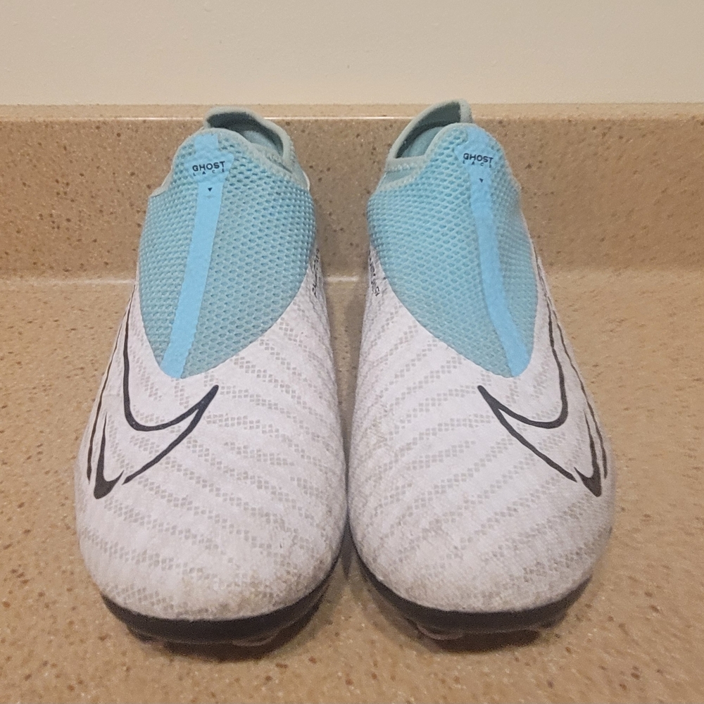 Nike Womens Phantom Gx Soccer Cleats